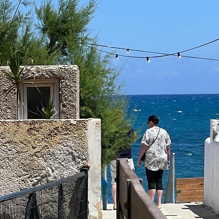 Artemis Rooms Two Steps By The Sea Platanés Exterior foto