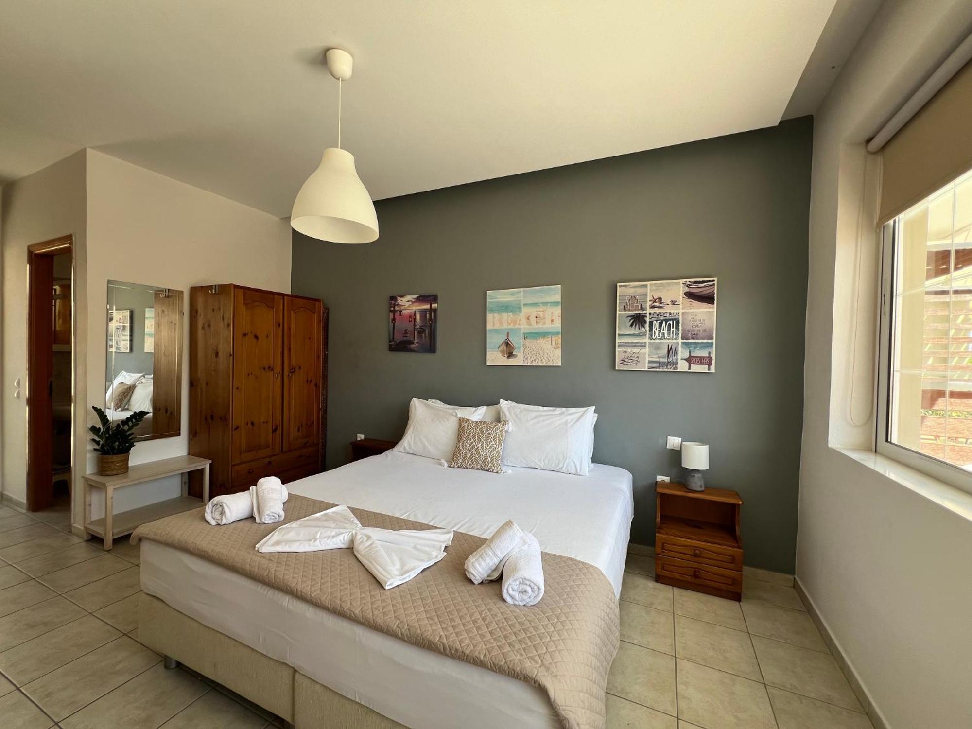 Artemis Rooms Two Steps By The Sea Platanés Exterior foto