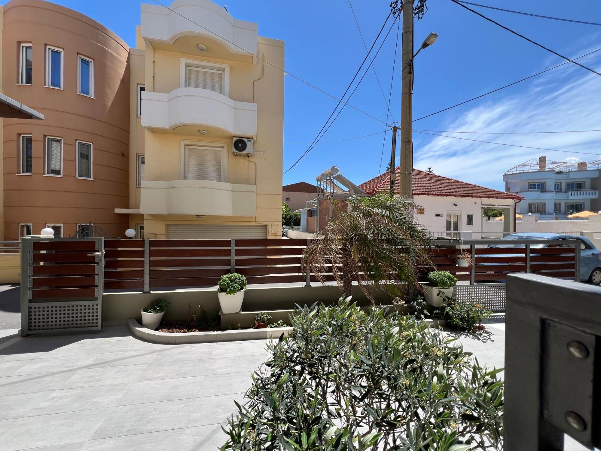 Artemis Rooms Two Steps By The Sea Platanés Exterior foto
